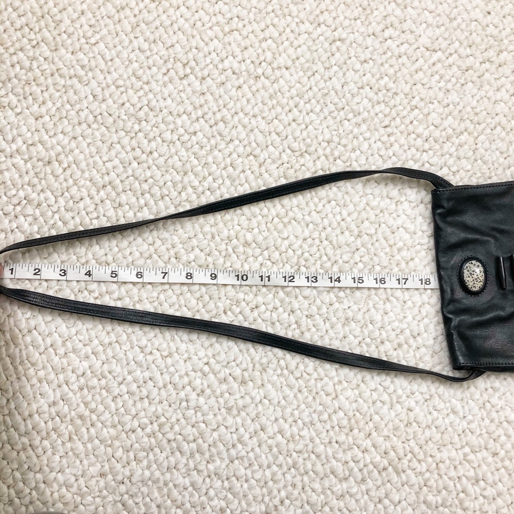Breezy Mountain Leather Crossbody Black Bag - Picture 8 of 12
